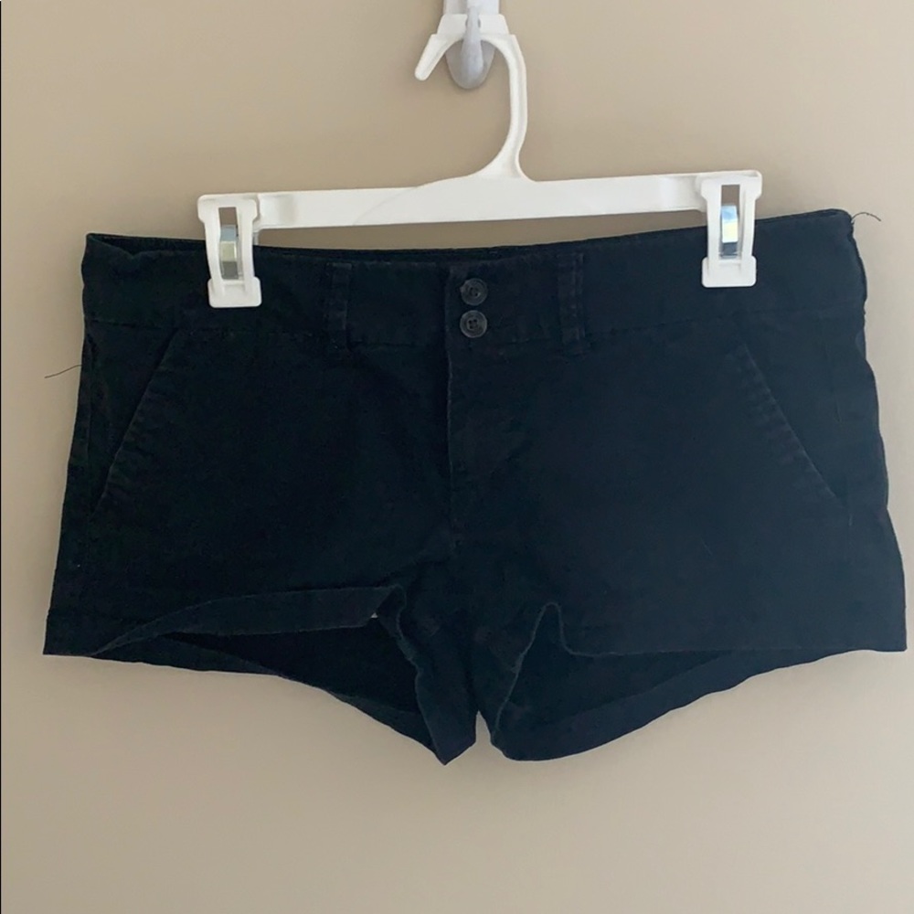 American Eagle Bermuda Shorts (Black, Size 8)